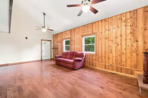 Living - 6583 Schweitzerhoff Rd, Cincinnati, OH 45247 photo 4 of 4