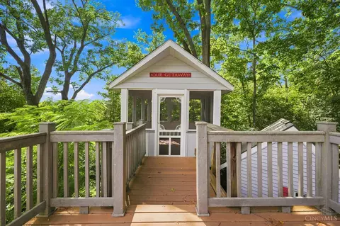 Exterior - 6583 Schweitzerhoff Rd, Cincinnati, OH 45247 photo 5 of 10