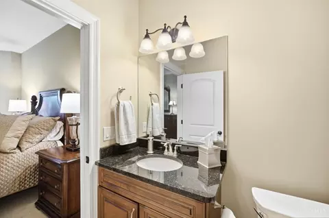 Bath - 5184 Emerald View Dr, Hamilton Township, OH 45039 photo 8 of 12