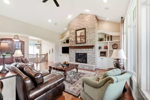Living - 5184 Emerald View Dr, Hamilton Township, OH 45039 photo 1 of 10