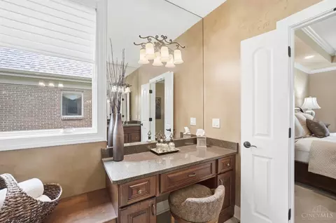 Bath - 5184 Emerald View Dr, Hamilton Township, OH 45039 photo 4 of 12