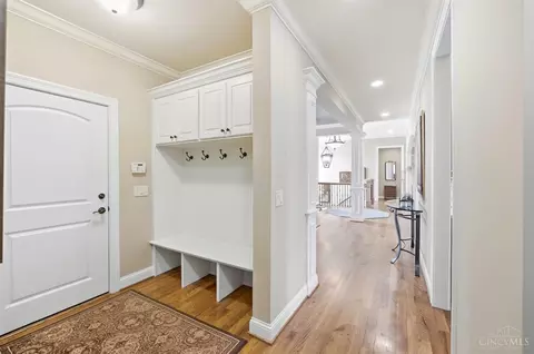 Entry Way - 5184 Emerald View Dr, Hamilton Township, OH 45039 photo 4 of 6