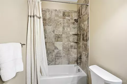 Bath - 5184 Emerald View Dr, Hamilton Township, OH 45039 photo 12 of 12