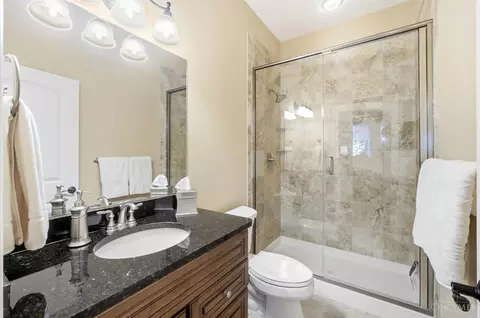 Bath - 5184 Emerald View Dr, Hamilton Township, OH 45039 photo 7 of 12