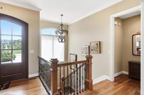 Entry Way - 5184 Emerald View Dr, Hamilton Township, OH 45039 photo 5 of 6