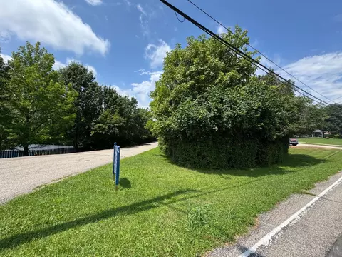 3987 Ebenezer Rd, Green Twp, OH 45248 photo 2
