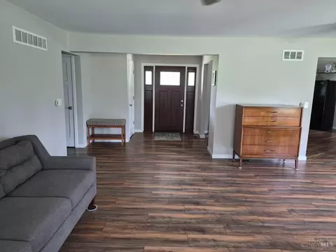 Entry Way - 488 Green Rd, Cincinnati, OH 45255 photo 1 of 4