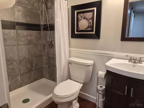 Bath - 488 Green Rd, Cincinnati, OH 45255 photo 3 of 3