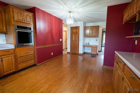 Kitchen - 3232 Mclean Rd, Franklin, OH 45005 photo 4 of 4