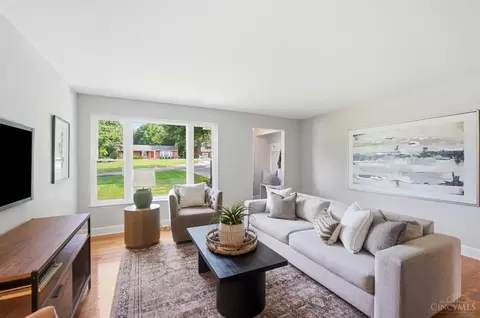 Living - 6331 Starridge Ct, Cincinnati, OH 45248 photo 1 of 5