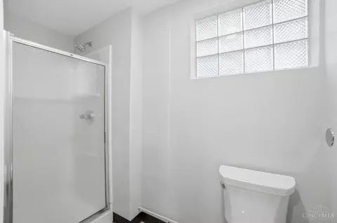 Bath - 6331 Starridge Ct, Cincinnati, OH 45248 photo 6 of 6