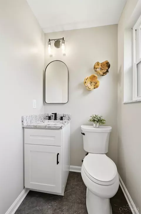 Bath - 6331 Starridge Ct, Cincinnati, OH 45248 photo 1 of 6