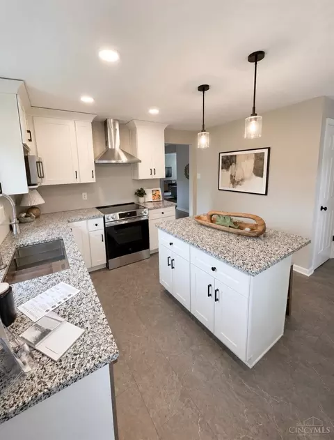 Kitchen - 6331 Starridge Ct, Cincinnati, OH 45248 photo 1 of 6