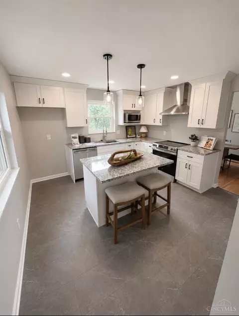Kitchen - 6331 Starridge Ct, Cincinnati, OH 45248 photo 2 of 6