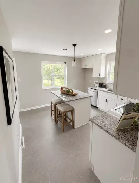 Kitchen - 6331 Starridge Ct, Cincinnati, OH 45248 photo 3 of 6