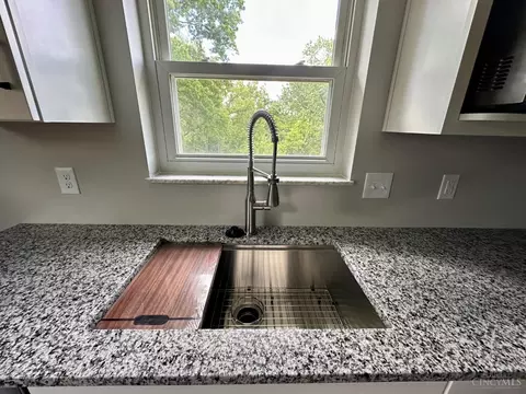 Kitchen - 6331 Starridge Ct, Cincinnati, OH 45248 photo 6 of 6