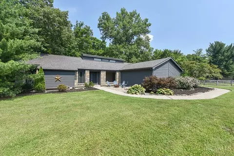 Exterior - 2713 Christopher Dr, Batavia, OH 45103 photo 3 of 18