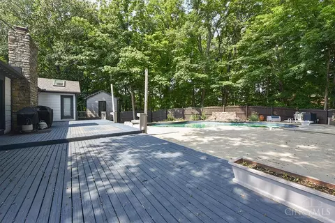 Exterior - 2713 Christopher Dr, Batavia, OH 45103 photo 7 of 18