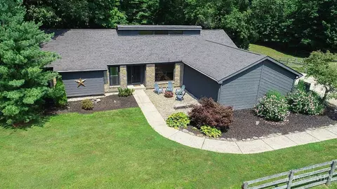 2713 Christopher Dr, Batavia, OH 45103
