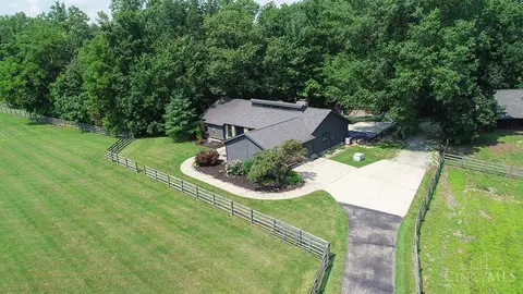 Exterior - 2713 Christopher Dr, Batavia, OH 45103 photo 14 of 18