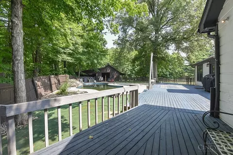 Exterior - 2713 Christopher Dr, Batavia, OH 45103 photo 9 of 18