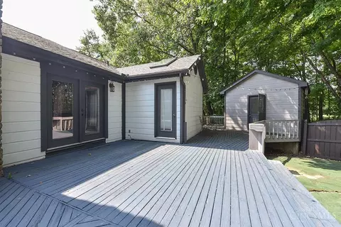 Exterior - 2713 Christopher Dr, Batavia, OH 45103 photo 8 of 18
