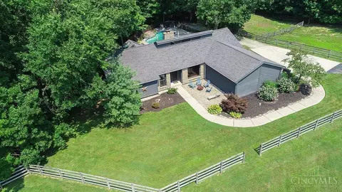 Exterior - 2713 Christopher Dr, Batavia, OH 45103 photo 16 of 18