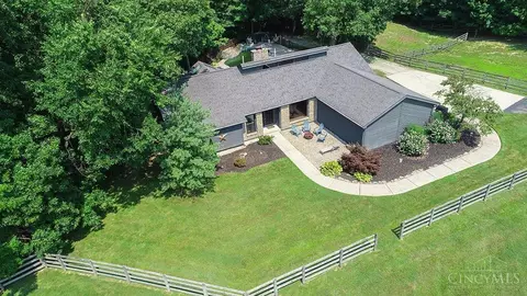 Exterior - 2713 Christopher Dr, Batavia, OH 45103 photo 17 of 18