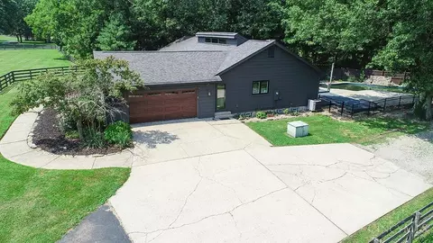 Exterior - 2713 Christopher Dr, Batavia, OH 45103 photo 18 of 18