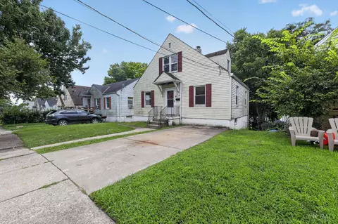 1911 Ashbrook Dr, Cincinnati, OH 45238