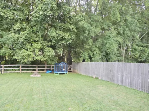 Exterior - 4657 Cardinal Dr, Cincinnati, OH 45244 photo 3 of 4