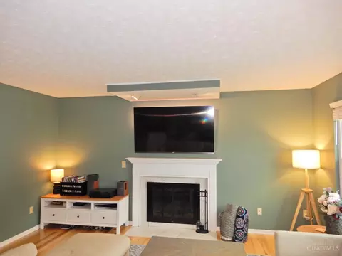 Living - 4657 Cardinal Dr, Cincinnati, OH 45244 photo 1 of 2