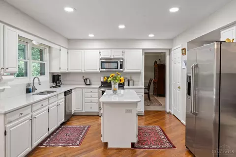 Kitchen - 7976 Ashley View Dr, Cincinnati, OH 45227 photo 2 of 3