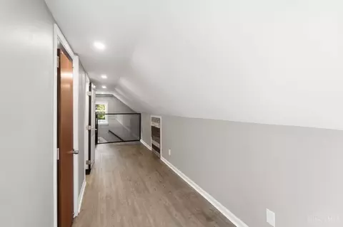 Entry Way - 7026 Britton Ave, Cincinnati, OH 45227 photo 5 of 7