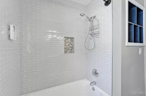 Bath - 7026 Britton Ave, Cincinnati, OH 45227 photo 3 of 6