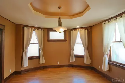 Living - 4775 Dale Ave, Cincinnati, OH 45238 photo 7 of 7