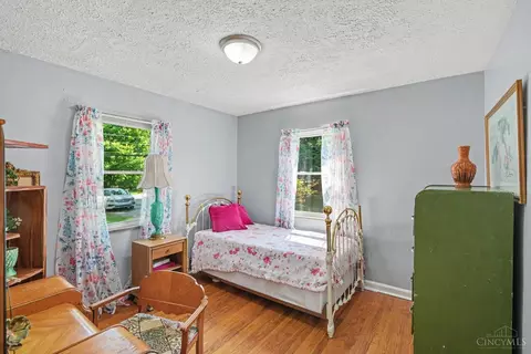 Bedroom - 558 State Rd, Cleves, OH 45002 photo 3 of 4