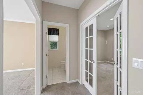 Entry Way - 2292 Endovalley Dr, Cincinnati, OH 45244 photo 3 of 12