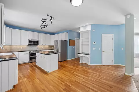 Kitchen - 2292 Endovalley Dr, Cincinnati, OH 45244 photo 2 of 4
