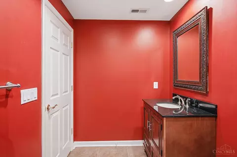 Bath - 2292 Endovalley Dr, Cincinnati, OH 45244 photo 9 of 9