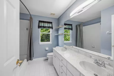 Bath - 2292 Endovalley Dr, Cincinnati, OH 45244 photo 6 of 9