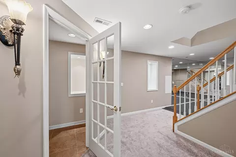 Entry Way - 2292 Endovalley Dr, Cincinnati, OH 45244 photo 11 of 12
