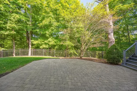 Exterior - 2292 Endovalley Dr, Cincinnati, OH 45244 photo 11 of 15