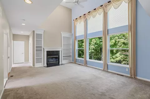 Living - 2292 Endovalley Dr, Cincinnati, OH 45244 photo 5 of 9