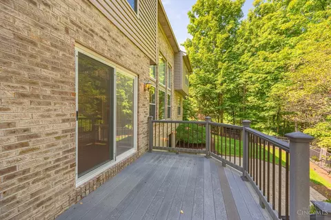 Exterior - 2292 Endovalley Dr, Cincinnati, OH 45244 photo 7 of 15