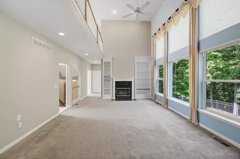 Living - 2292 Endovalley Dr, Cincinnati, OH 45244 photo 6 of 9