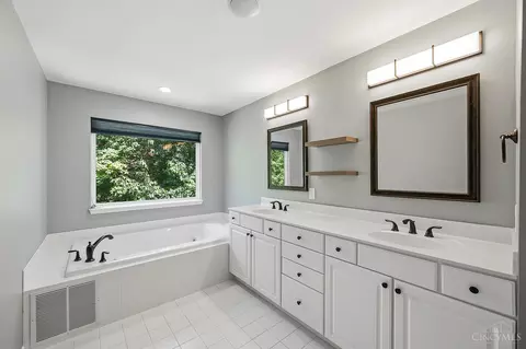 Bath - 2292 Endovalley Dr, Cincinnati, OH 45244 photo 5 of 9