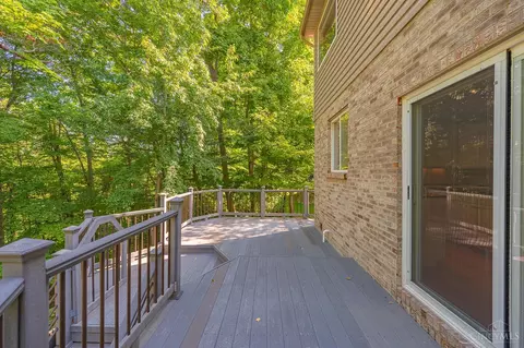 Exterior - 2292 Endovalley Dr, Cincinnati, OH 45244 photo 5 of 15