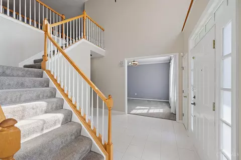 Entry Way - 2292 Endovalley Dr, Cincinnati, OH 45244 photo 6 of 12