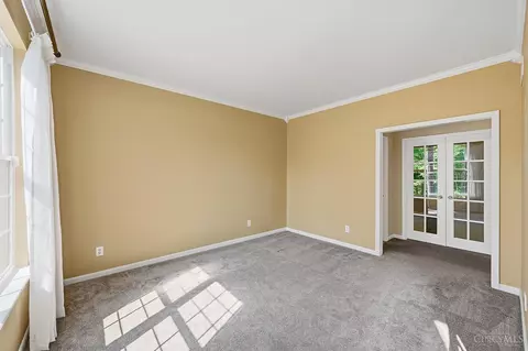 Living - 2292 Endovalley Dr, Cincinnati, OH 45244 photo 3 of 9